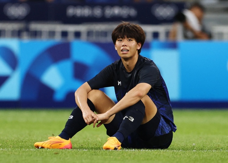 乐鱼体育官方网站-高井幸大热刺初体验:翻译随身+累瘫草地,英超强度已经初露峥嵘!