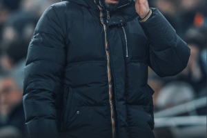 太难了，本赛季英超已过30轮，而曼联还未取得过一次连胜