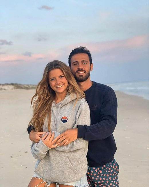 乐鱼app-B席月初结婚 妻子怀孕6个月 或先租后买加盟巴萨？